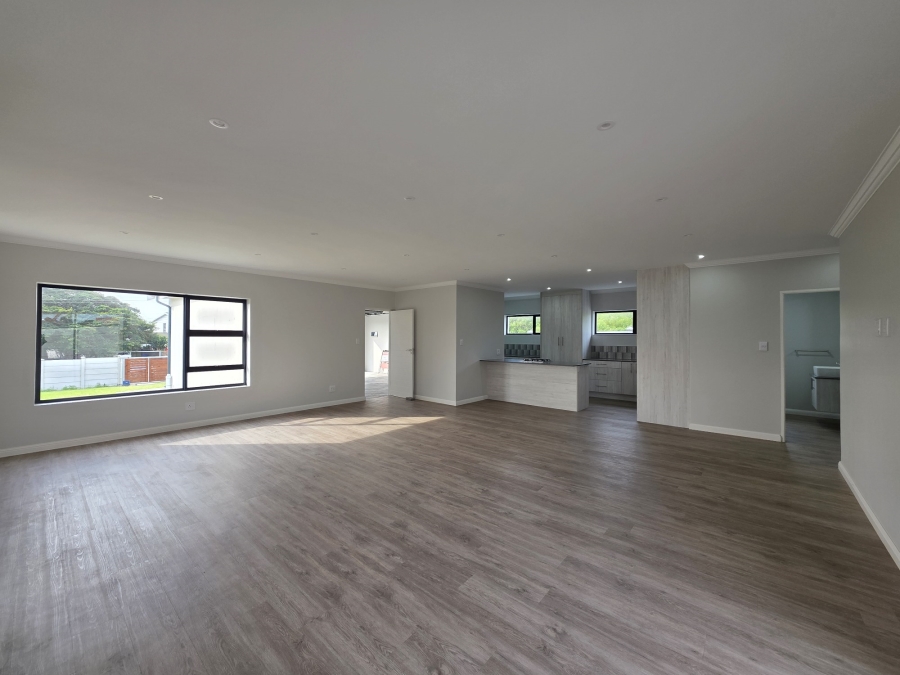 3 Bedroom Property for Sale in Paradise Beach Eastern Cape